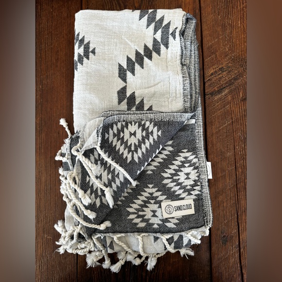 Sand Cloud towel 67x36 - Picture 3 of 3